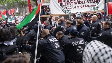 Nahost-Konflikt: Polizist bei Demonstration schwer verletzt