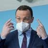 Milliardenauftrag ohne Ausschreibung?: Bericht zu Corona-Maskenbeschaffung soll Spahn schwer belasten