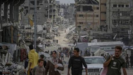 Bombe sull'Ospedale europeo a Gaza: "Lì si nascondeva il capo di Hamas"