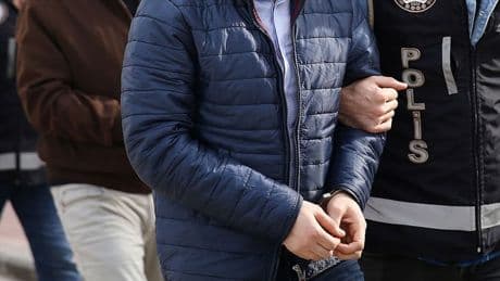 Erzurum'da izinsiz pankart asan 4 şüpheliye gözaltı