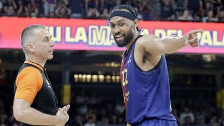 Dos árbitros españoles, entre los ocho que estarán en la Final Four de Abu Dhabi