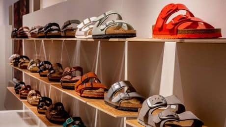 LVMH: Birkenstock-Großaktionär verkauft Milliarden-Aktienpaket