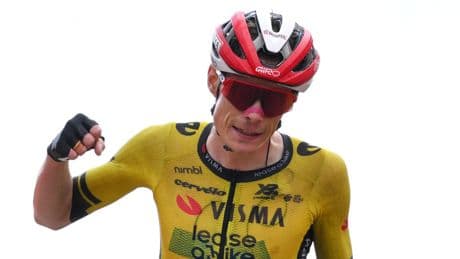 Vingegaard zegeviert bergop in Vuelta en verkleint gat met leider Traeen flink
