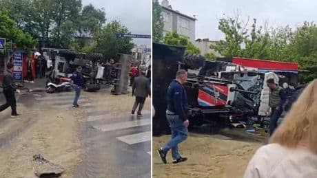 Bayrampaşa'da iş makinesi araçlara çarpıp devrildi: 2 yaralı