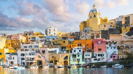 Küsse, Sandburgen und Pizza: Diese Dinge sind in Italien mancherorts verboten