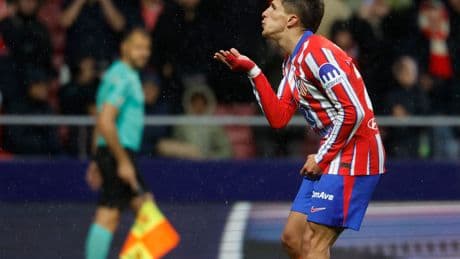 El Atlético supera los sustos y la pereza y doblega al colista