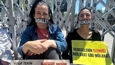 Mülakat mağduru öğretmenlerden MEB önünde açlık grevi: Ağızlarında ‘liyakat’ bandı yüreklerinde adalet