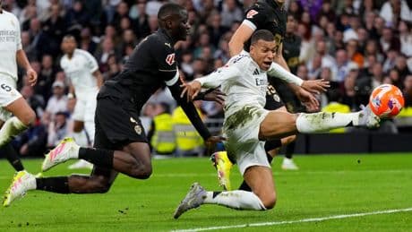 Primera División : Real verschiebt Barças Meisterschaft in der Nachspielzeit