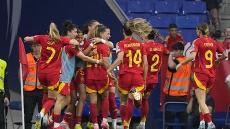 Claudia Pina firma el pase de España a las semifinales de la Nations League femenina