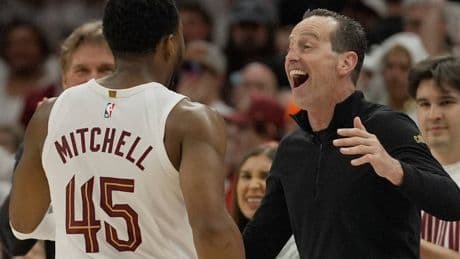 El entrenador español Kenny Atkinson se pone 2-0 en los Playoffs con un récord de triples de la NBA