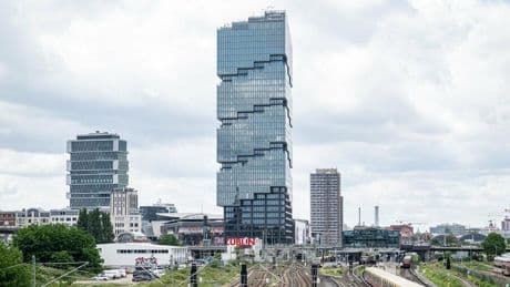 Neues Hochhaus: Handelsriese im linken Szenekiez: Amazon-Tower in Berlin-Friedrichshain eröffnet