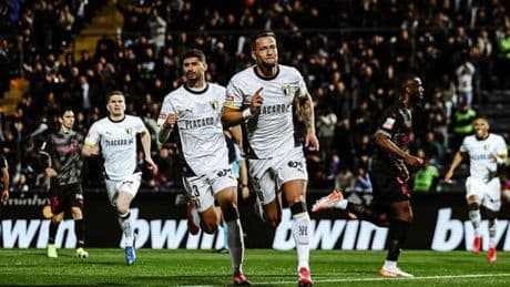 Justin de Haas in mix for Celtic £3m transfer as Nicolas Kuhn tees up double winger blockbuster