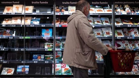 «C’est un moteur un peu grippé» : faut-il s’inquiéter du net recul de la consommation des ménages français ?
