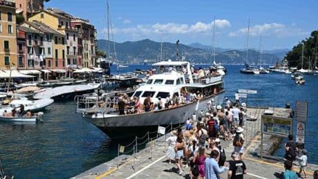 Portofino vietata ai mendicanti, l’ordinanza: “Vocazione turistica da tutelare”