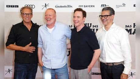 Stefan Raab bei "Kanu des Manitu"-Premiere: Seltener Red-Carpet-Auftritt in München