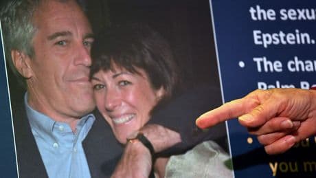 Wsj: «Trump avvertito a maggio di essere nei file su Epstein». Camera Usa convoca Ghislaine Maxwell