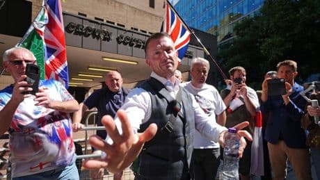 Met Police calls in reinforcements and reassures Muslim Londoners ahead of Tommy Robinson protest