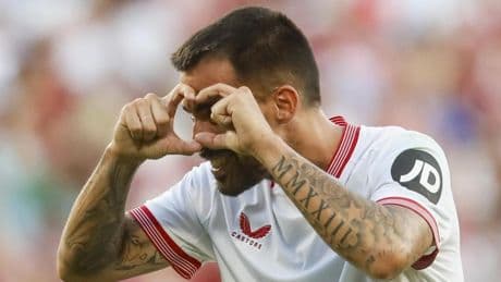 "Todo al rojo", el llamamiento de Suso a la afición en una 'final'