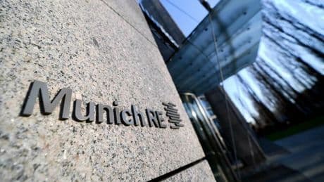 Versicherungen: Munich Re bekräftigt das Gewinnziel – Fallende Preise für Versicherungsschutz lassen die Aktie einbrechen