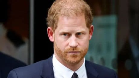 El príncipe Harry niega haberle pegado un puñetazo a su tío Andrés de Inglaterra por meterse con su mujer, Meghan Markle