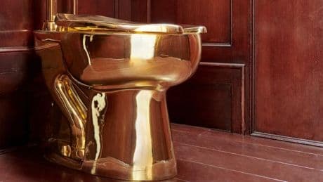 Haftstrafen für Diebstahl von goldener Toilette verhängt
