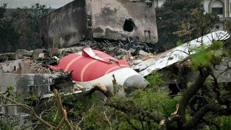 Air India, il comandante ha spento i motori. «ll primo ufficiale nel panico non è intervenuto». Cosa è successo davvero