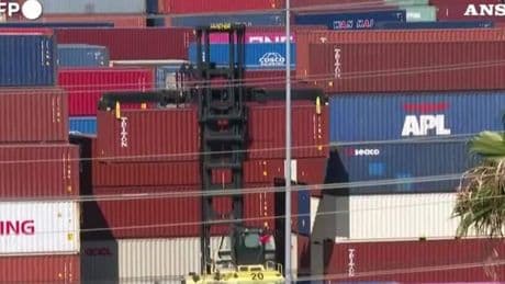 Dazi: al porto di Los Angeles dimezzati i posti di lavoro a causa della paralisi delle merci in transito