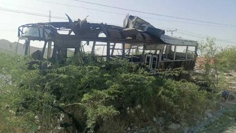 Pakistan’da okul servisine saldırı: 3’ü çocuk 5 ölü