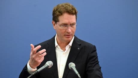 F.A.Z. Frühdenker: Mehrt der Zoll-Deal den Missmut bei Mercedes?