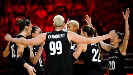 A Milli Kadın Voleybol Takımı Dünya Şampiyonası'nda son 16'da: Filenin Sultanları, Bulgaristan'ı set vermeden geçti