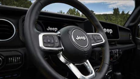 An jeder Ampel: Autobauer belästigt Fahrer mit Werbung am Steuer
