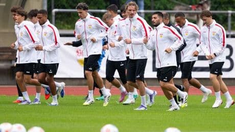 Fußball-Bundesliga: VfB-Camp ohne Zagadou: Besondere Vorsicht beim Verteidiger