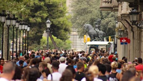 Horaires décalés, surtourisme et syndrome espagnol : quand la réalité angoisse les voyageurs