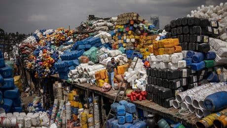 Le monde engage la bataille contre la pollution plastique