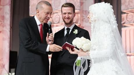 Evrensel'in manşeti | Yeğenler ve ezilenler