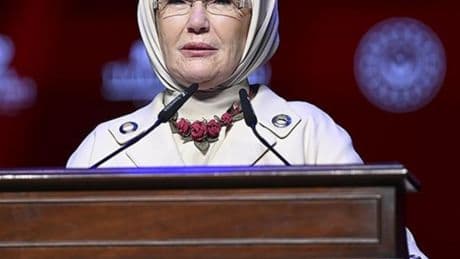 Emine Erdoğan'dan, 'Dünya Ebeler Günü' paylaşımı