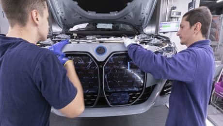 El motor se reposiciona en plena transformación al coche eléctrico