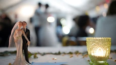 "Une intoxication alimentaire collective": dans le Doubs, la moitié des invités d'un mariage se retrouvent malades