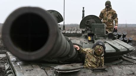 Rusia se queda sin armas de la era soviética y recurre a Corea del Norte para reponerlas