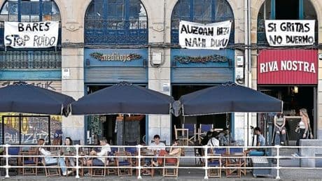 Vecinos de Marzana se manifiestan hoy por el ruido en fiestas: «Esto es insufrible»