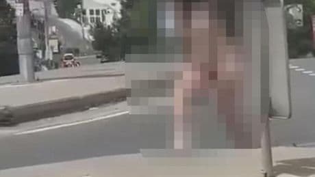 Başakşehir'de sokakta çırılçıplak yürüdü