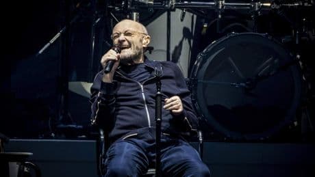 ’Phil Collins (74) in ziekenhuis voor operatie’
