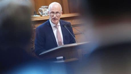Gewalttat im Hauptbahnhof: Tschentscher erschüttert über Messerangriff in Hamburg