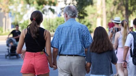 ¿Los padres jubilados pueden reclamar el complemento de brecha de género en su pensión?