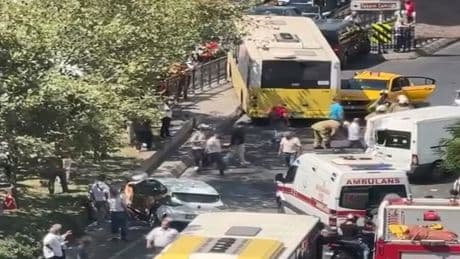 Beyoğlu'ndaki İETT otobüsünün karıştığı kazada ağır yaralanan Uğur, hayatını kaybetti