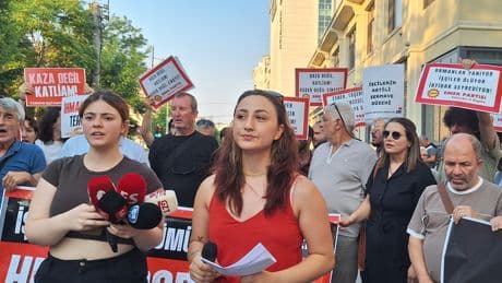 Eskişehir'de orman yangınında ölen yurttaşlar için eylem: "AKP, ülkeyi sermayeye peşkeş çekerken herkesi diri diri ateşe atmıştır"