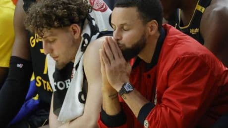 Curry, resignado: "Voy a descansar, recuperarme, jugar al dominó, tomar café y pasar tiempo con mis hijos"