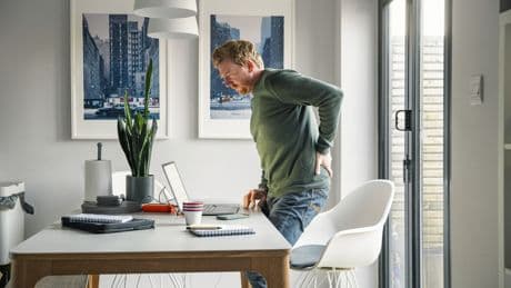 Rückenschmerzen? Diese Orthopäden-Tricks wirken sofort – und langfristig