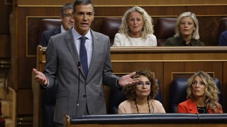 Feijóo retrata a Sánchez:  &quot;La corrupción sigue porque usted sigue aquí&quot;