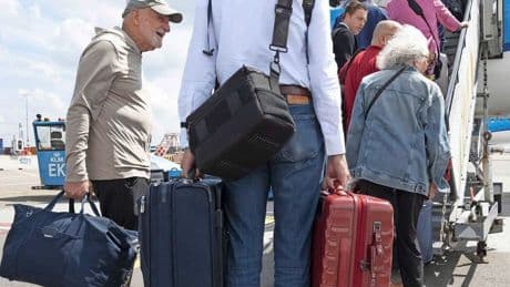 Consumentenorganisaties klagen over kosten handbagage: ’Melkkoe luchtvaartmaatschappijen’